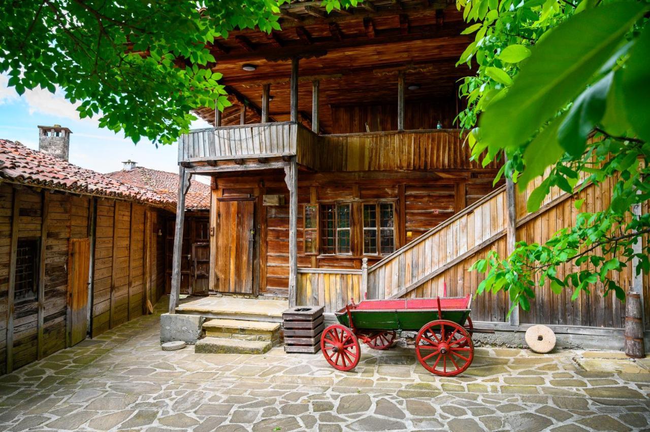 Guest Houses "Zlatna Oresha - Complex" Žeravna Exteriér fotografie